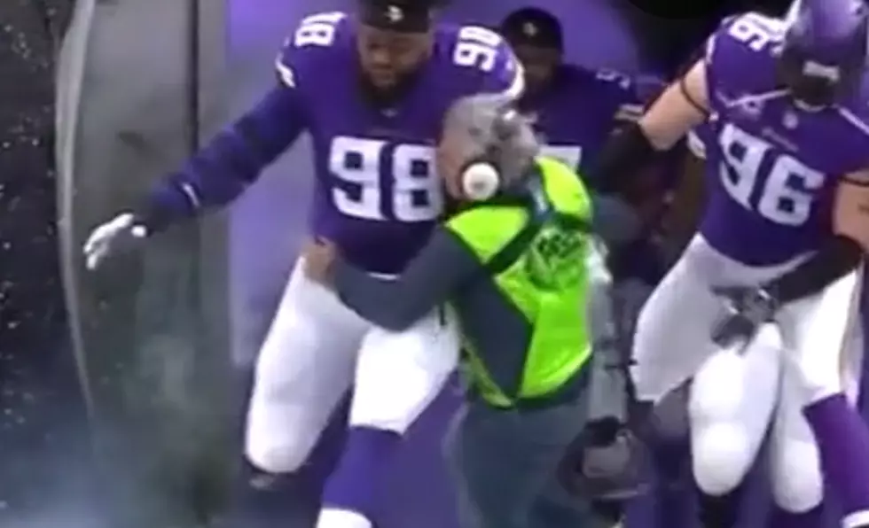 FOX’s Sound Guy Gets Absolutely Destroyed By Monster NFL Player [VIDEO]