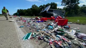 I-49 Wreck Leaves Huge Mess